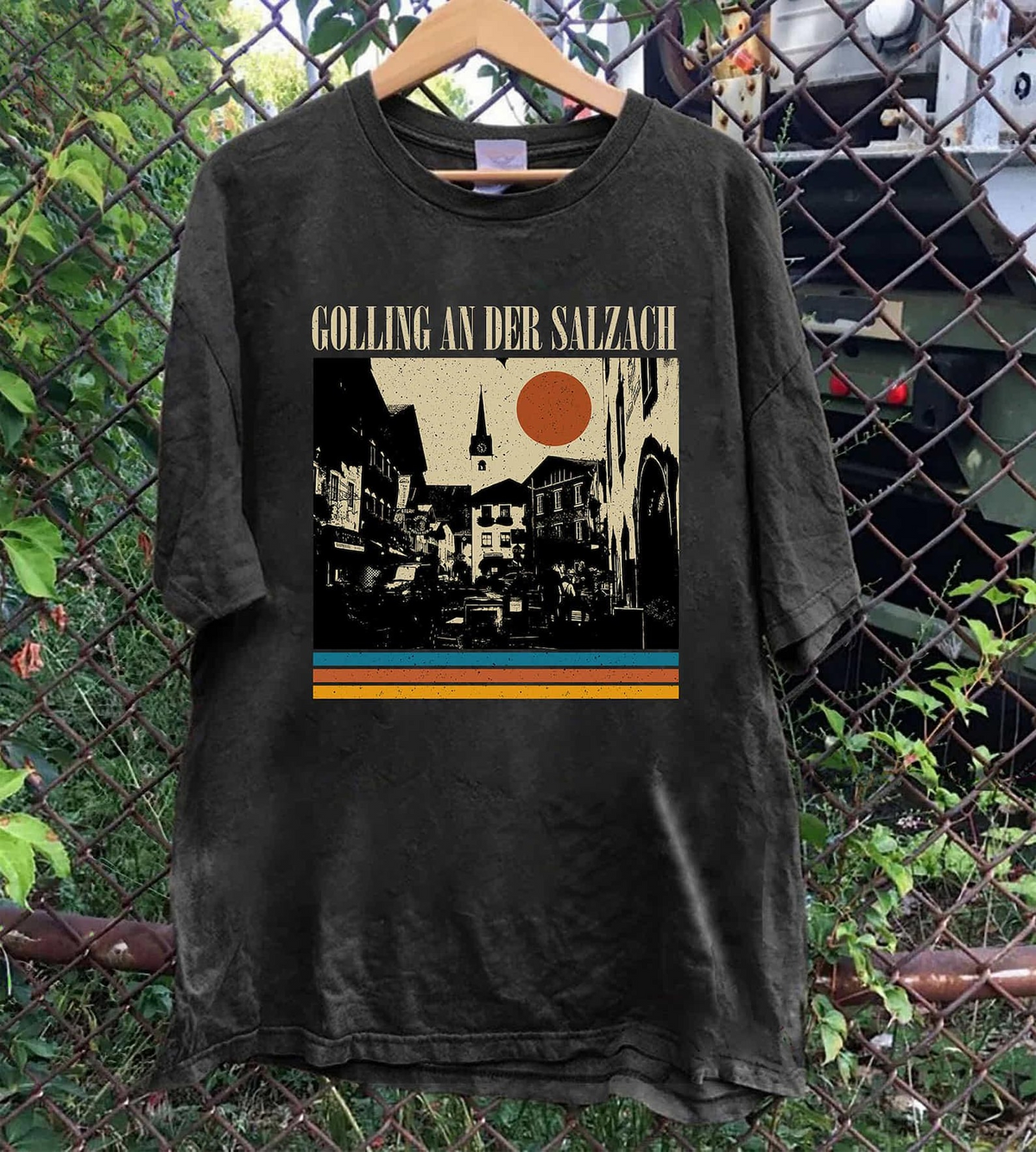 Golling an der Salzach Austria T-Shirt, Retro Sunset Austrian Alps Mountain Travel Tee
