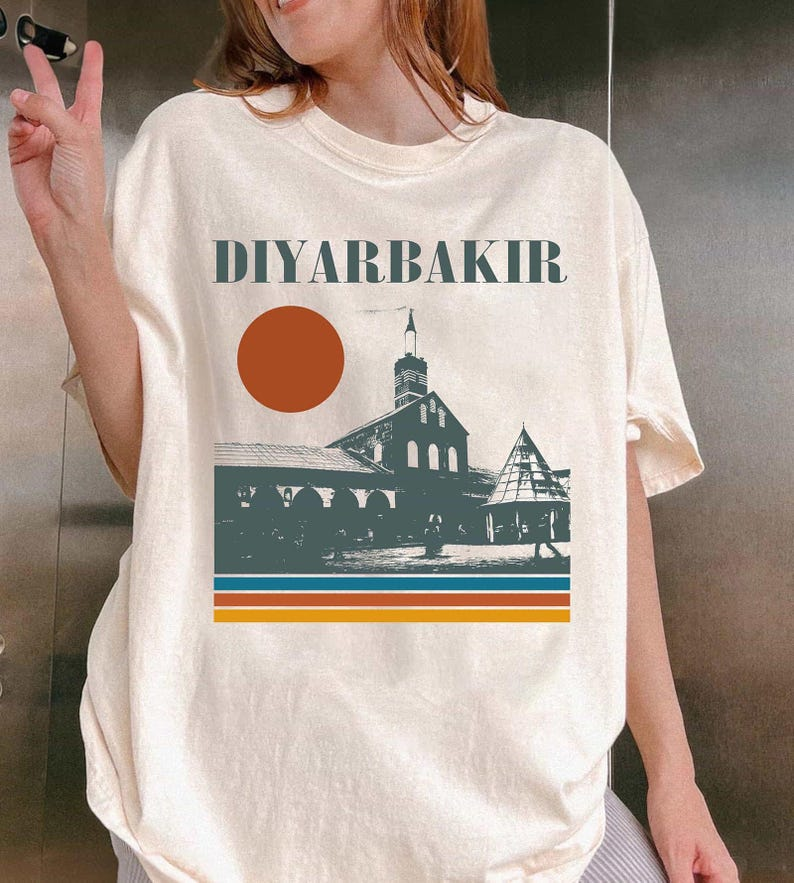 Diyarbakir Turkey Mosque T-Shirt, Retro Sunset Travel Graphic Tee