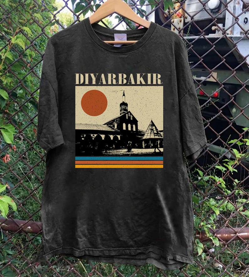 Diyarbakir Turkey Mosque T-Shirt, Retro Sunset Travel Graphic Tee