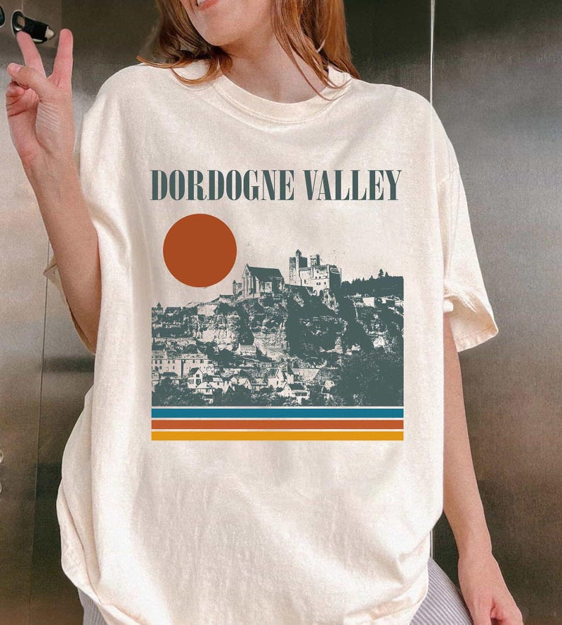 Dordogne Valley France T-Shirt, Retro Sunset Castle Graphic Tee